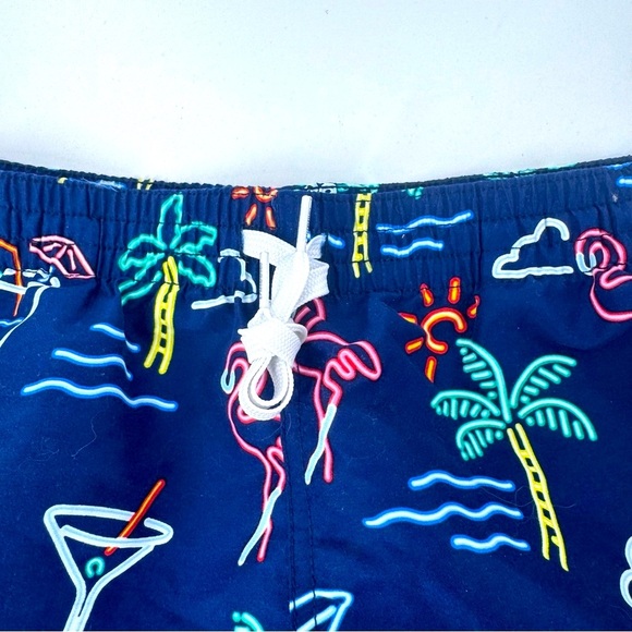 Chubbies Navy Tropical Pattern Men's Shorts - Picture 9 of 10